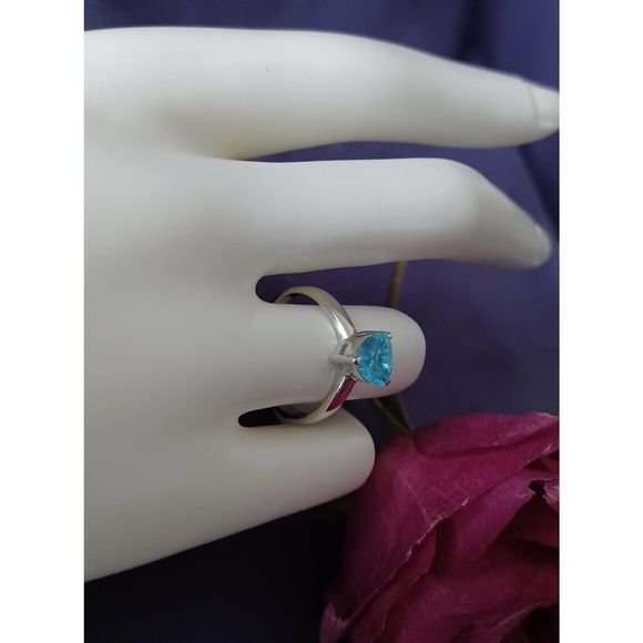 Swarovski Elements - Size 7.75 - Silver tone ring as pictured - Picture 3 of 7